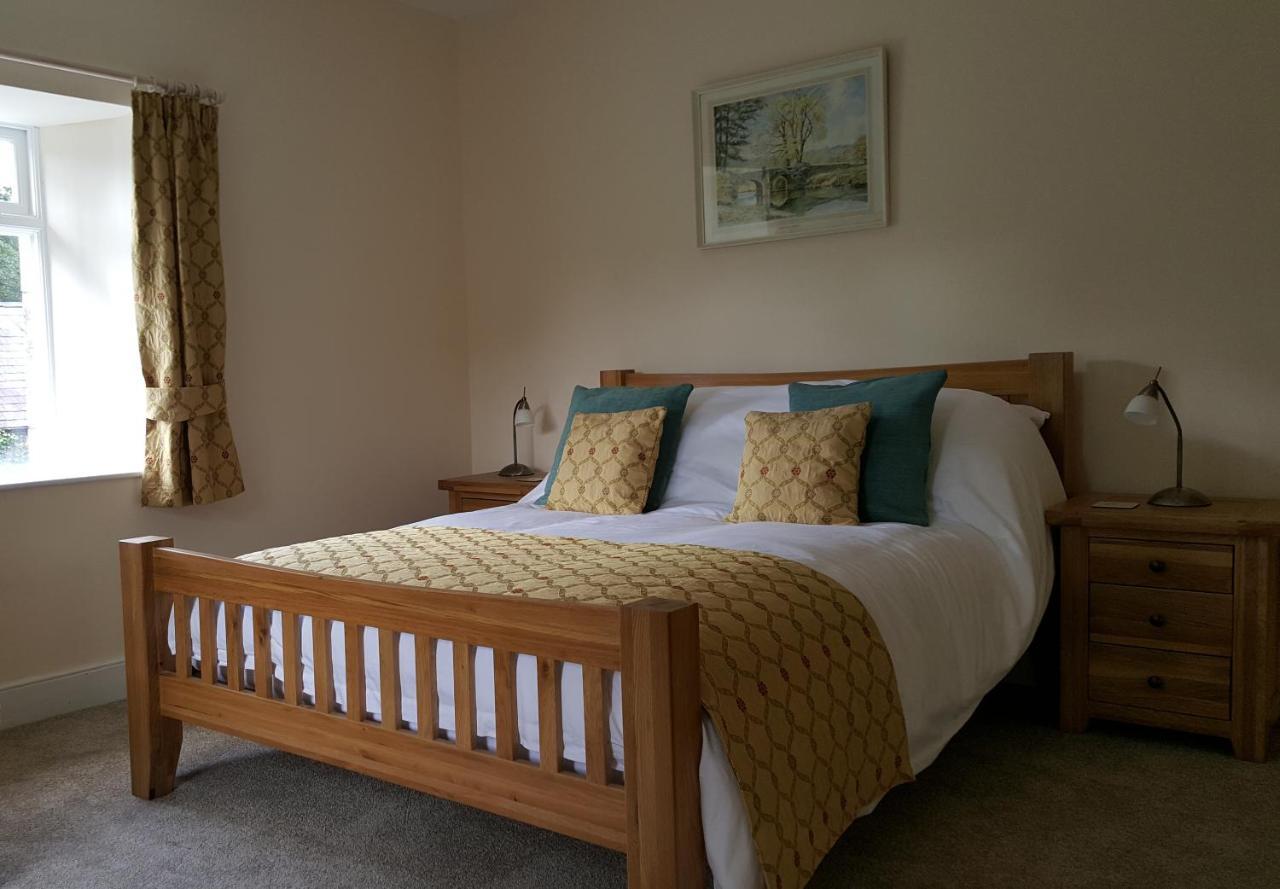 Pontyclerc Farm House Bed And Breakfast Ammanford Exterior photo
